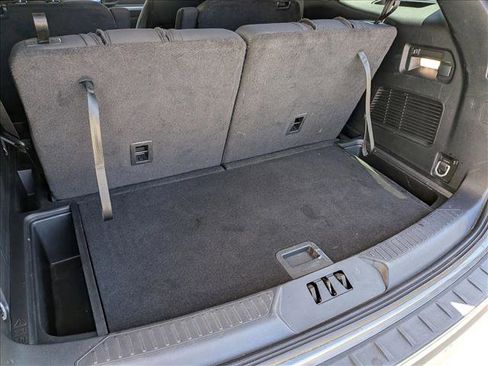 Used 2023 Ford Explorer XLT image 6