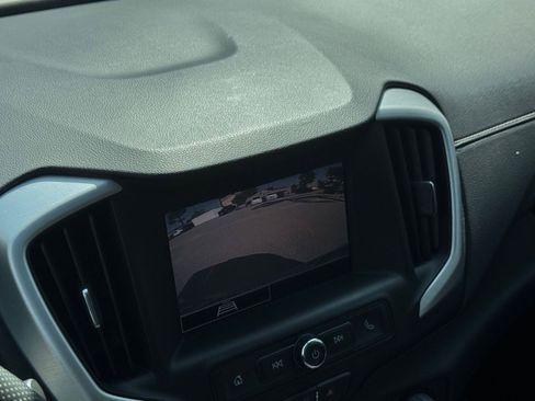 Used 2024 GMC Terrain SLE FWD image 23