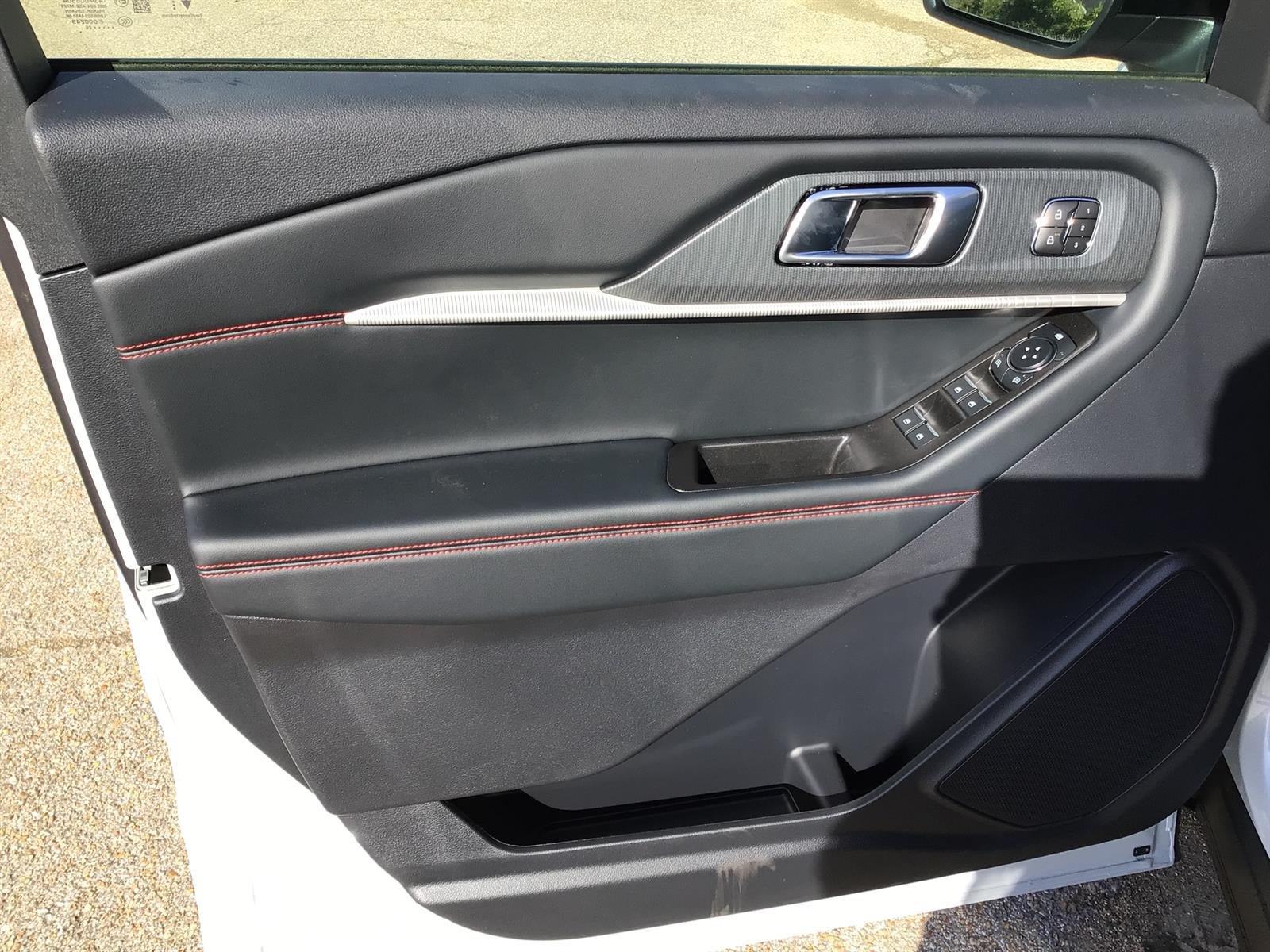 New 2026 Ford Explorer ST-Line w/ ST-Line Street Pack AWD/4WD image 13