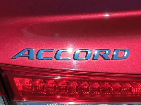 Used 2018 Honda Accord EX-L image 12