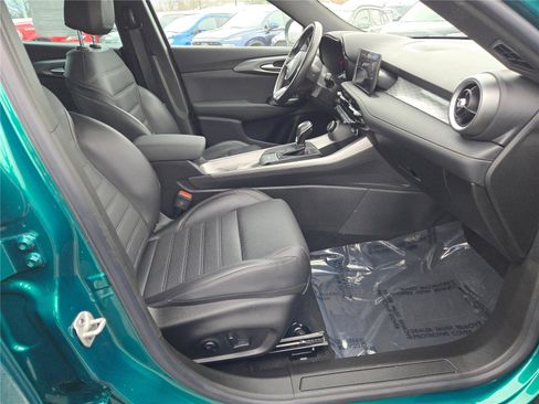 Used 2024 Alfa Romeo Tonale Ti w/ Premium Interior Package image 7