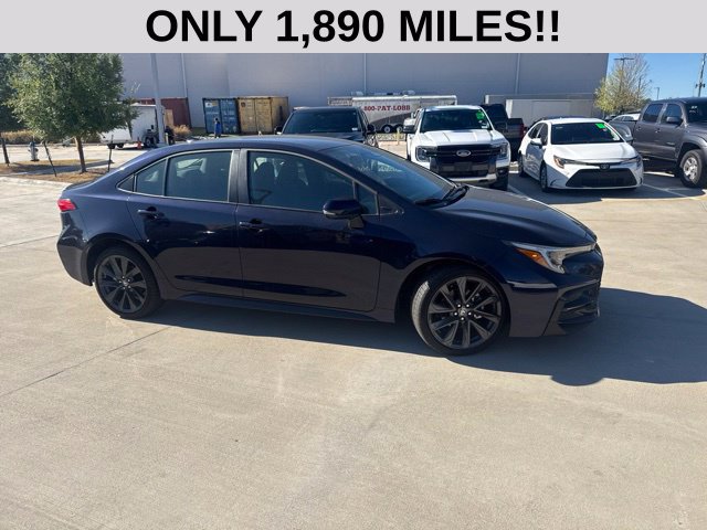 Used 2026 Toyota Corolla SE FWD image 2