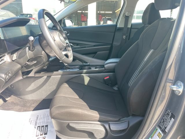 Used 2025 Hyundai Elantra SEL FWD image 19