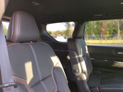 New 2026 Nissan Armada SL w/ Captain's Chari Seat Package image 35