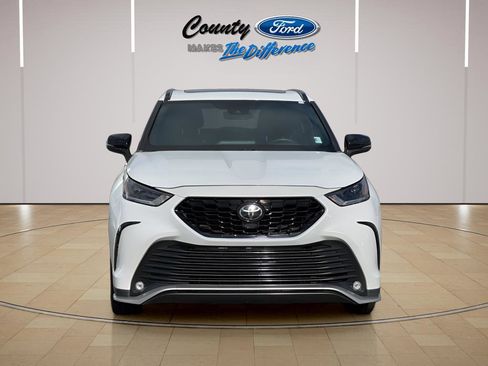 Used 2022 Toyota Highlander XSE image 12