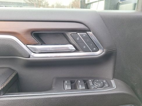 Used 2024 GMC Sierra 2500 Denali w/ Denali Reserve Package image 3