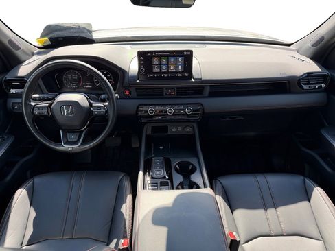 Used 2024 Honda Pilot TrailSport image 19