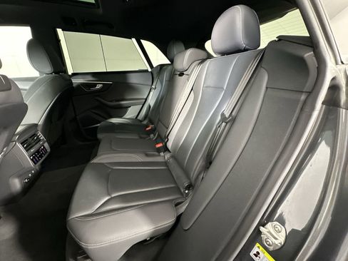 Used 2021 Audi Q8 Prestige image 27