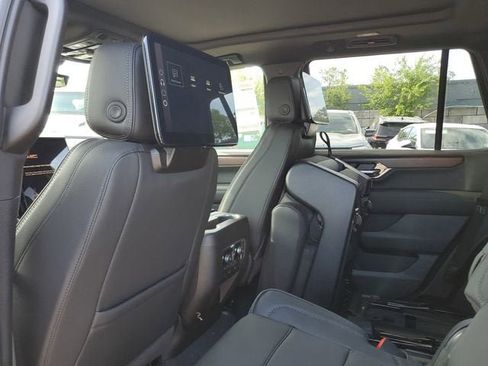 New 2026 GMC Yukon Denali w/ Denali Reserve Package AWD/4WD image 10
