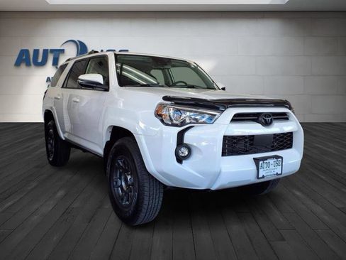 Used 2024 Toyota 4Runner SR5 Premium image 3