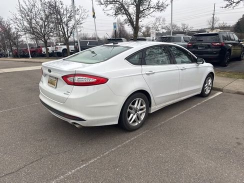 Used 2013 Ford Fusion SE image 3