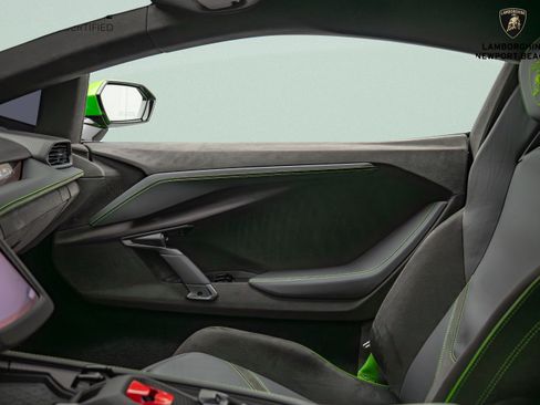 Used 2024 Lamborghini Revuelto AWD/4WD image 49