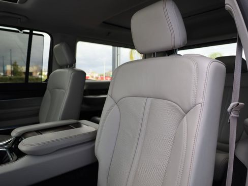 Used 2023 Jeep Grand Wagoneer 4WD image 14