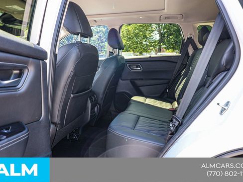 Used 2024 Nissan Rogue Platinum w/ Platinum Premium Package FWD image 19