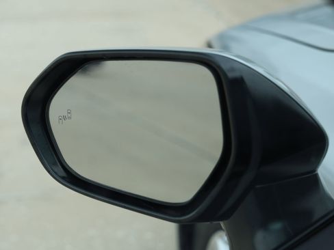 Used 2025 Toyota Camry LE AWD/4WD image 11