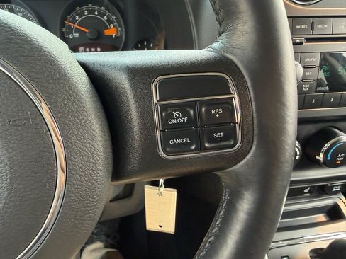 Used 2015 Jeep Patriot High Altitude AWD/4WD image 24