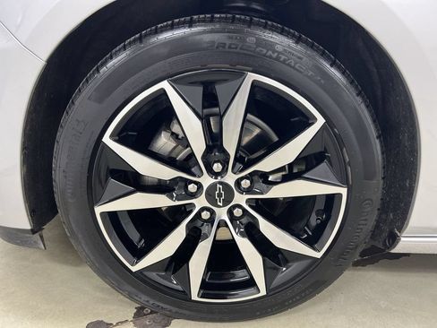 Used 2021 Chevrolet Malibu RS FWD image 25