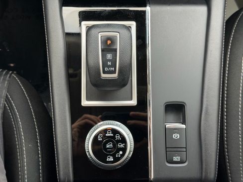 Used 2022 Mitsubishi Outlander ES AWD/4WD image 16