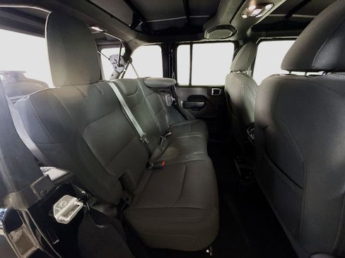 Used 2022 Jeep Wrangler Unlimited Sport image 27