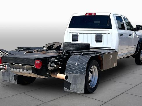 Used 2022 RAM 5500 Tradesman w/ Chrome Appearance Group AWD/4WD image 10