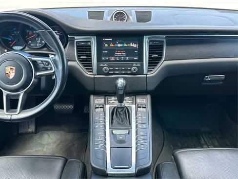 Used 2018 Porsche Macan GTS w/ Premium Package Plus image 19