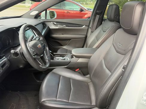 Used 2020 Cadillac XT5 Premium Luxury AWD/4WD image 4