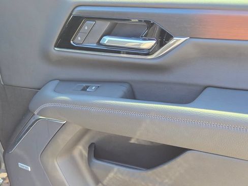 Used 2026 GMC Yukon Denali w/ Sun & Power Step Package AWD/4WD image 24