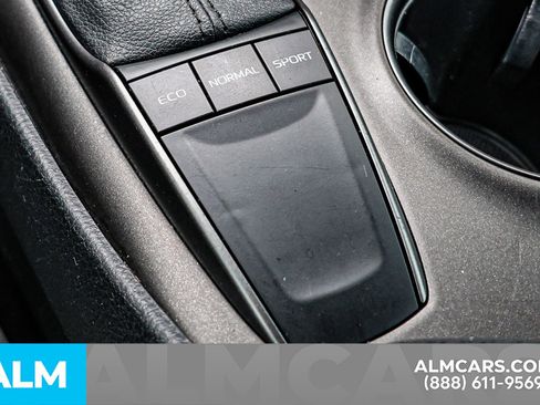 Used 2022 Toyota Camry SE image 36