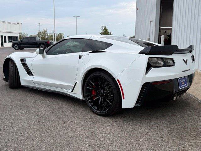 Used 2018 Chevrolet Corvette Z06 w/ Z07 Performance Package RWD image 2