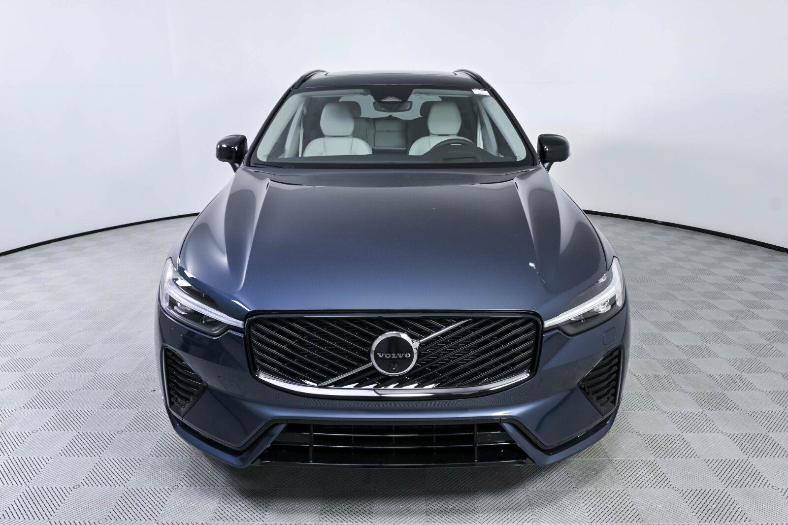 Used 2027 Volvo XC60 B5 Ultra AWD/4WD image 34