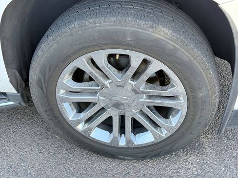 Used 2017 Cadillac Escalade ESV 4WD image 5