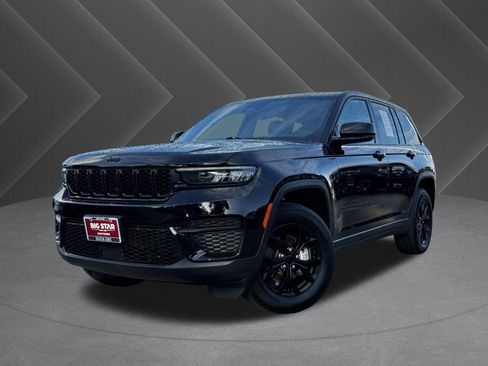 Used 2025 Jeep Grand Cherokee Altitude AWD/4WD image 2