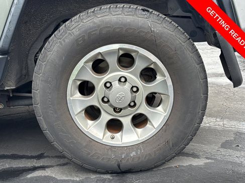 Used 2012 Toyota FJ Cruiser 4WD w/ Upgrade Pkg image 4