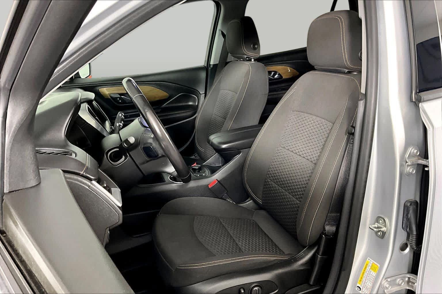 Used 2020 GMC Terrain SLE w/ Driver Convenience Package FWD image 8