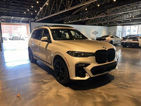 Used 2021 BMW X7 xDrive40i w/ M Sport Package image 7