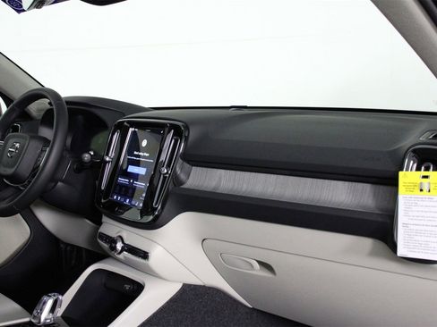 New 2026 Volvo XC40 B5 Plus w/ Protection Package Premier image 9