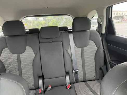 Used 2023 Kia Sorento LX image 32