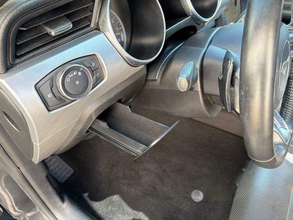 Used 2019 Ford Mustang GT Premium RWD image 30