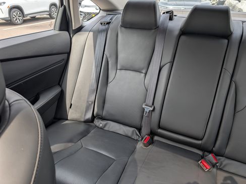Used 2023 Honda Accord Touring image 12