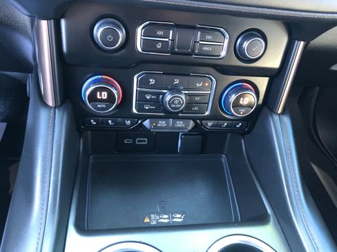 Used 2021 Chevrolet Tahoe High Country w/ Premium Package image 26