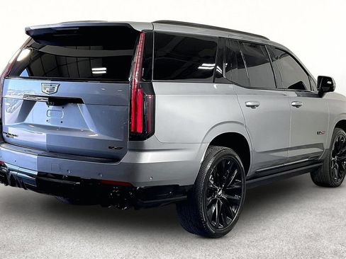 Used 2025 Cadillac Escalade V w/ LPO, ONYX Package AWD/4WD image 4