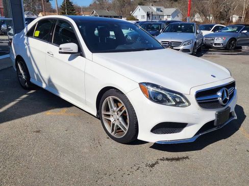 Used 2015 Mercedes-Benz E 400 4MATIC Sedan image 3