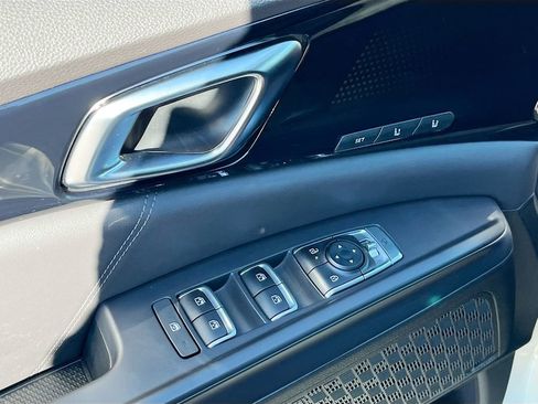 Certified 2026 Kia Carnival SX Prestige image 11