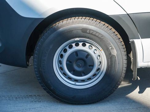 New 2024 Mercedes-Benz eSprinter 170 Cargo image 10