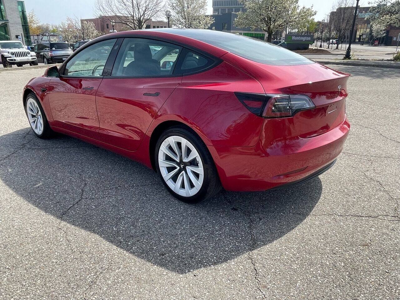 Used 2021 Tesla Model 3 Standard Range Plus RWD image 19