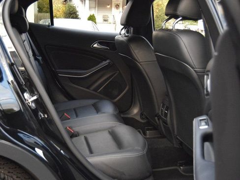 Used 2020 Mercedes-Benz GLA 250 4MATIC image 30