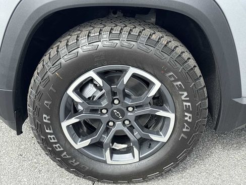 New 2026 Chevrolet Equinox ACTIV w/ Convenience Package III AWD/4WD image 32