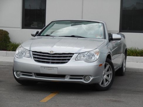 Used 2008 Chrysler Sebring Touring w/ Special Touring Group image 4