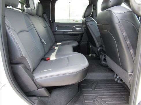 Used 2022 RAM 3500 SLT w/ Quick Order Package 2YG SLT AWD/4WD image 17