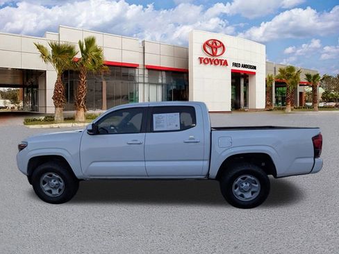 Certified 2022 Toyota Tacoma SR w/ SR Convenience Package image 8